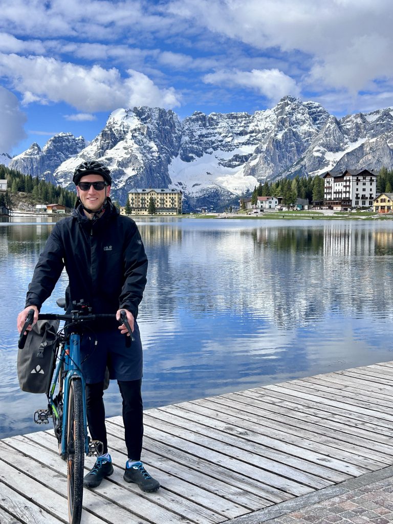 Das bin ich Gerrit mit meinem Gravelbike am Lago di Misurina in der Dolomiten Region