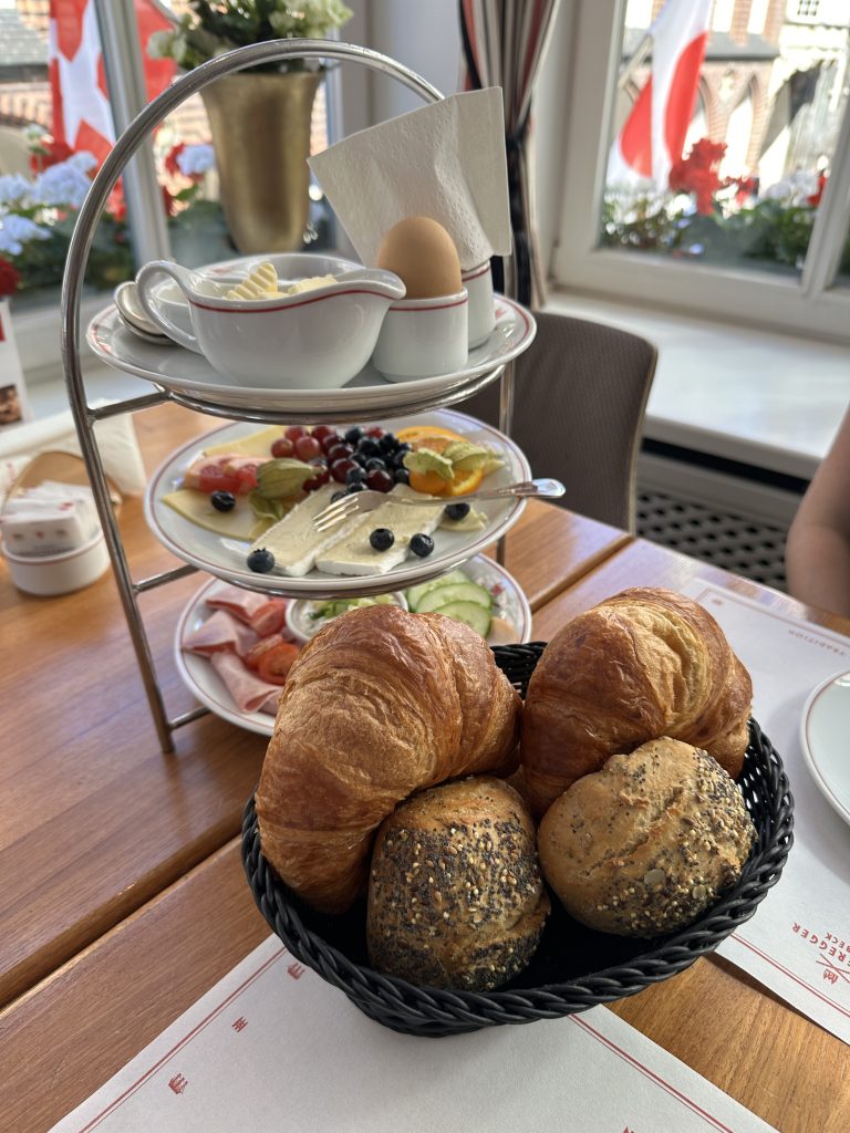 Niederegger Frühstück in der Breiten Straße in Lübeck im Haupthaus für zwei Personen