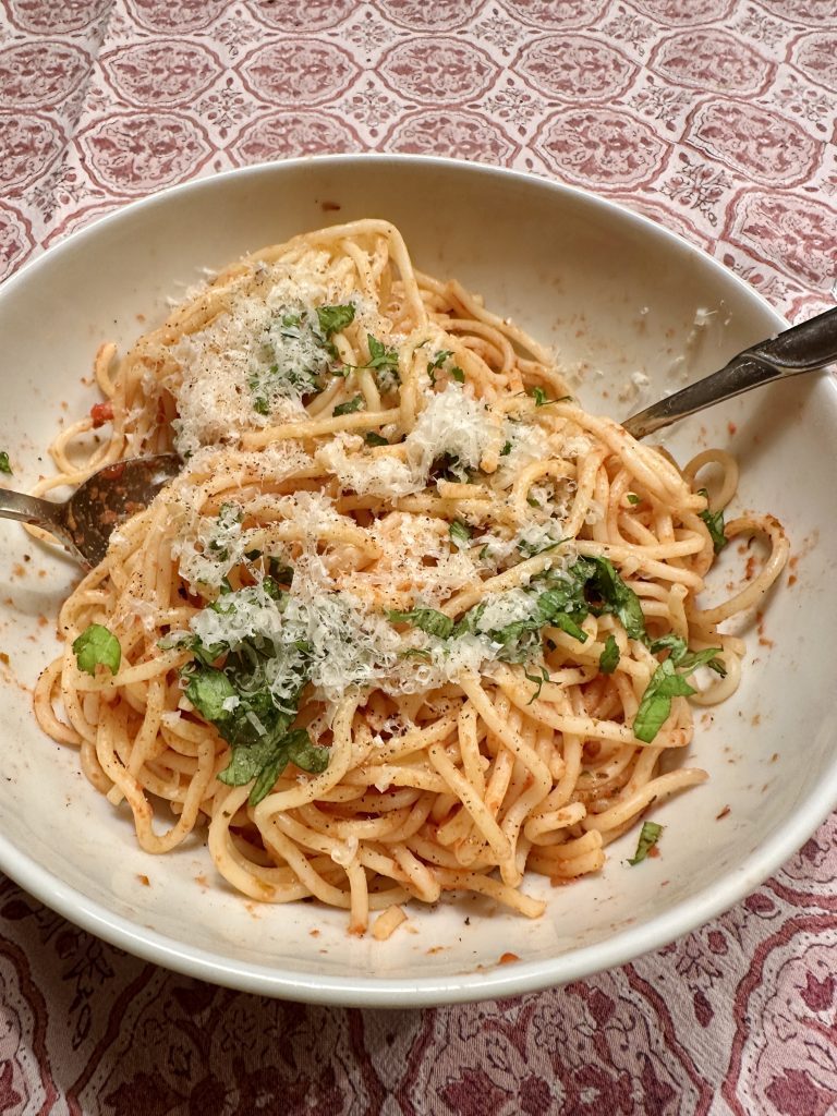 Selbstgemachter Spaghetti Teller