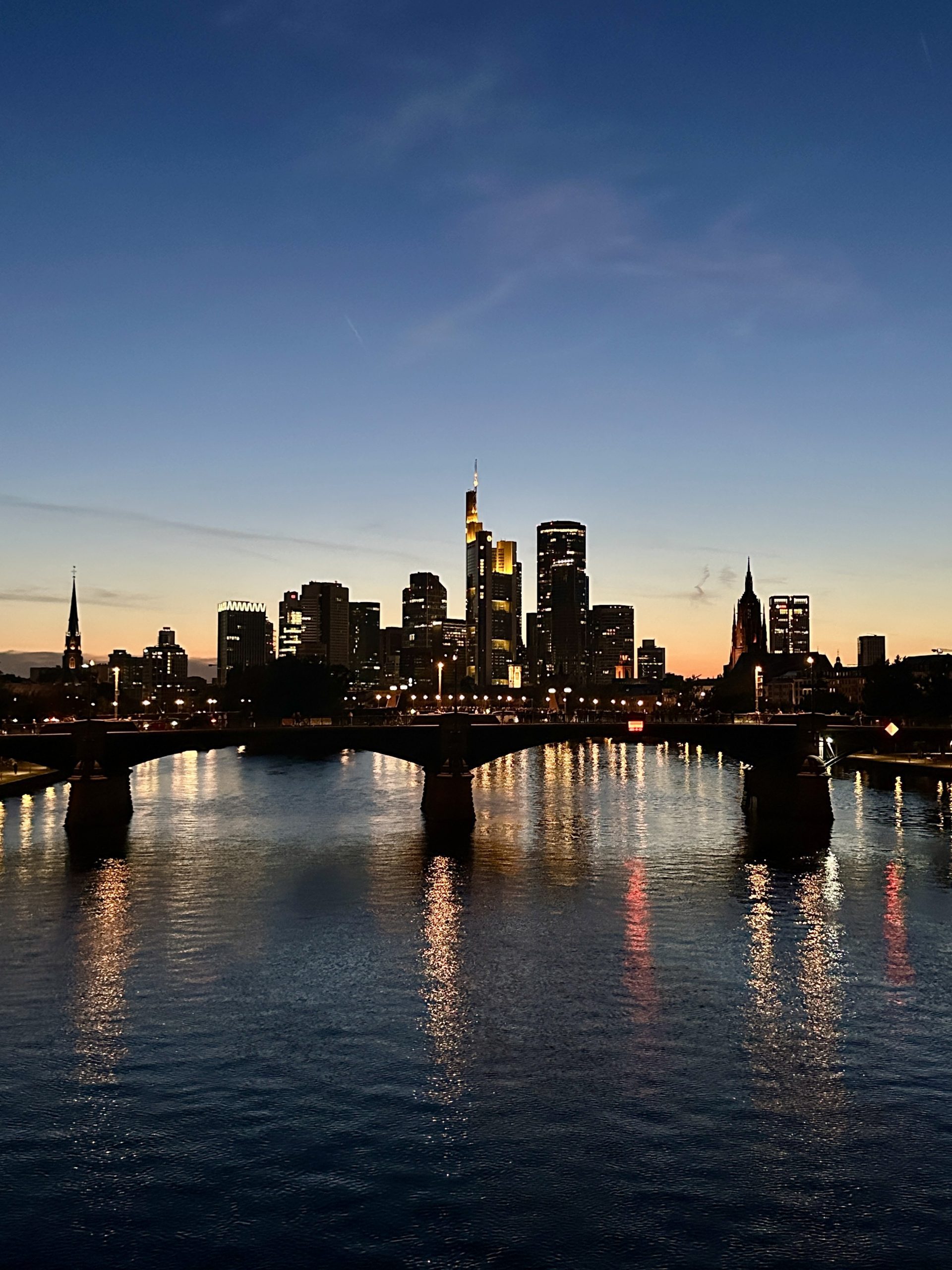 Skyline Frankfurt Flößerbrücke