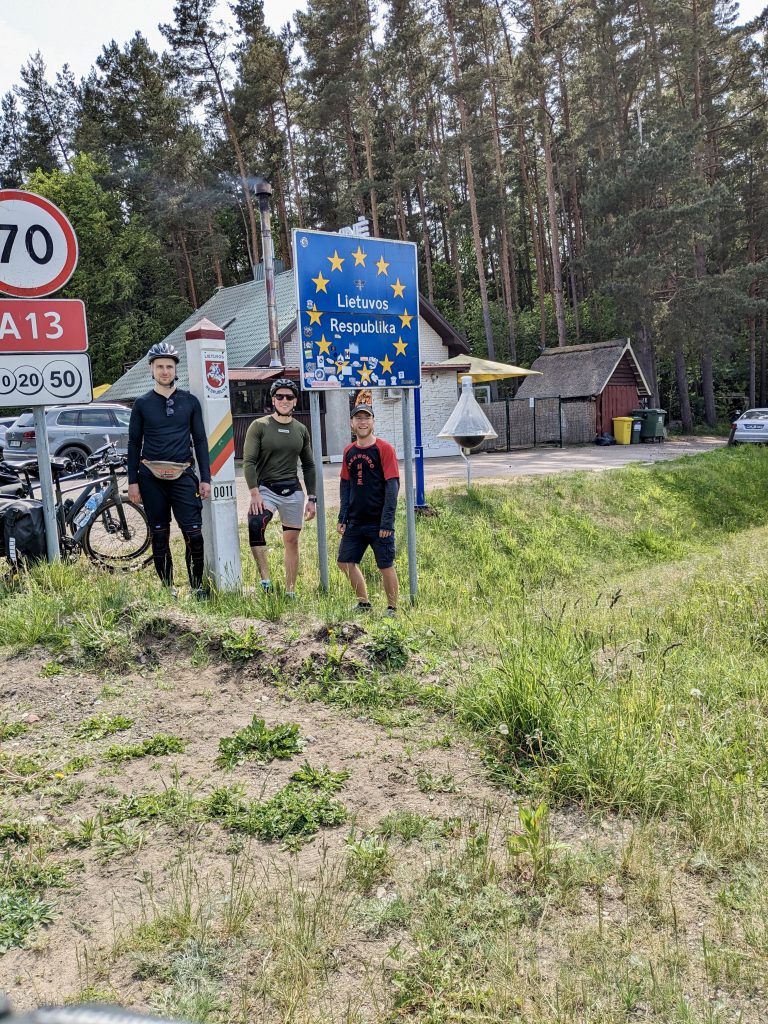 Radtour Estland, Lettland, Litauen, Polen, Deutschland am Grenzübergang Palanga