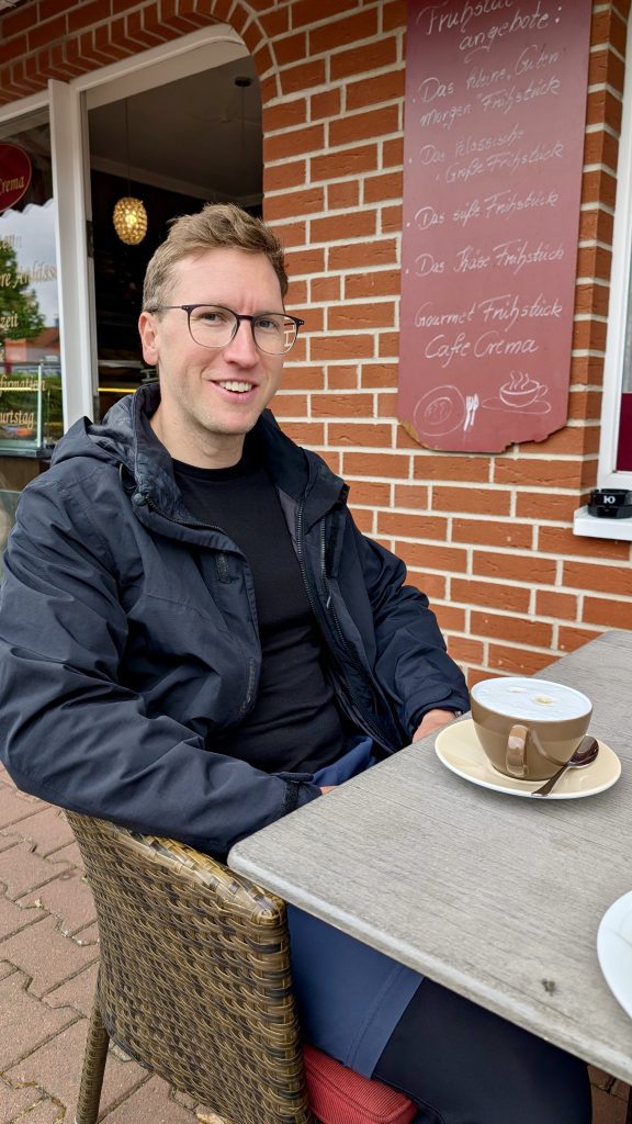 Ich im Café Crema in Lauenau
