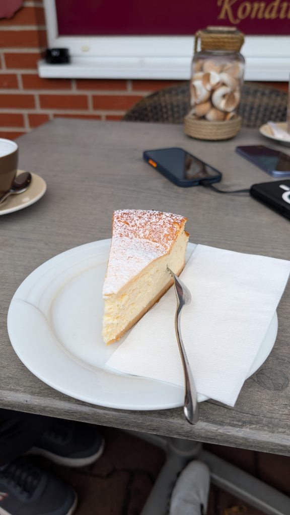 Käsekuchen im Café Crema in Lauenau