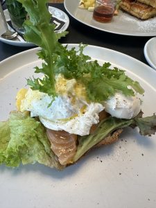 Egg Benedict Ahoi im Uter Café