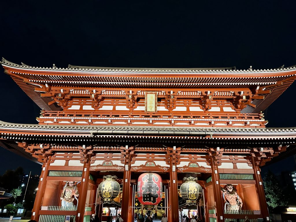 Sensoji-Tempel bei Nacht