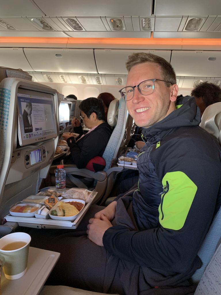 Ich - Gerrit im Flugzeug nach Tokio