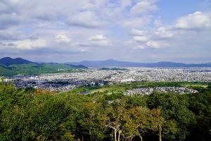 Blick vom Arashiyama Monkey Park Iwatayama über Kyoto