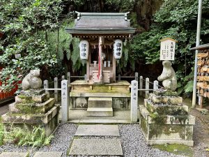 Ōtoyo-Schrein am Philosophenweg – ein kleiner, verwunschener Schrein mit besonderen Tierfiguren